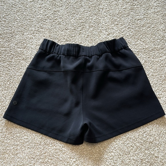 🏝️ Lululemon “ On the Fly” shorts 🏝️ - Picture 2 of 5